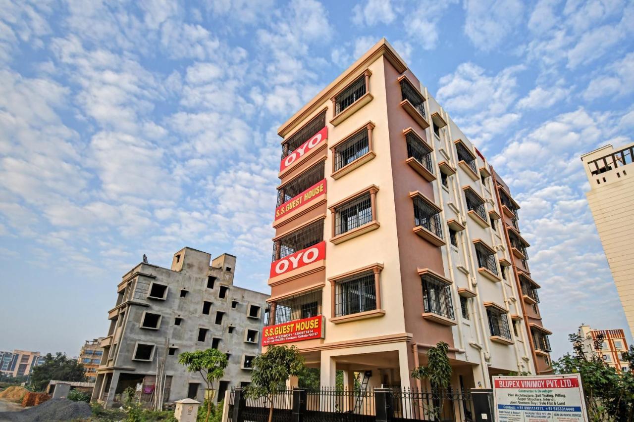Oyo Flagship 84655 S S Guest House Kolkata Exterior photo